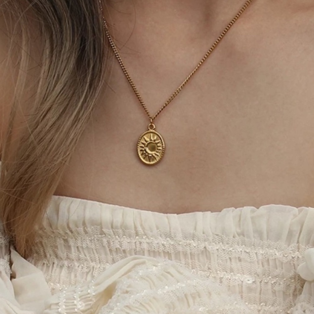 NEW MOON SUN STAR 18K GOLD NECKLACE, NICE NECKLACE, CUTE NECKLACE - Picture 4 of 7